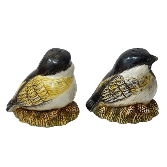Big Sky Carvers Chickadee Salt & Pepper Shakers Ceramic Birds Vintage - Picture 5 of 8